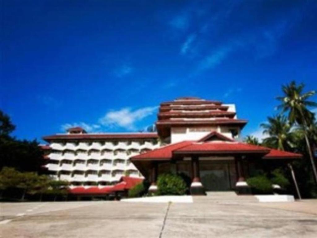 Supar Royal Beach Hotel Khanom Exterior photo