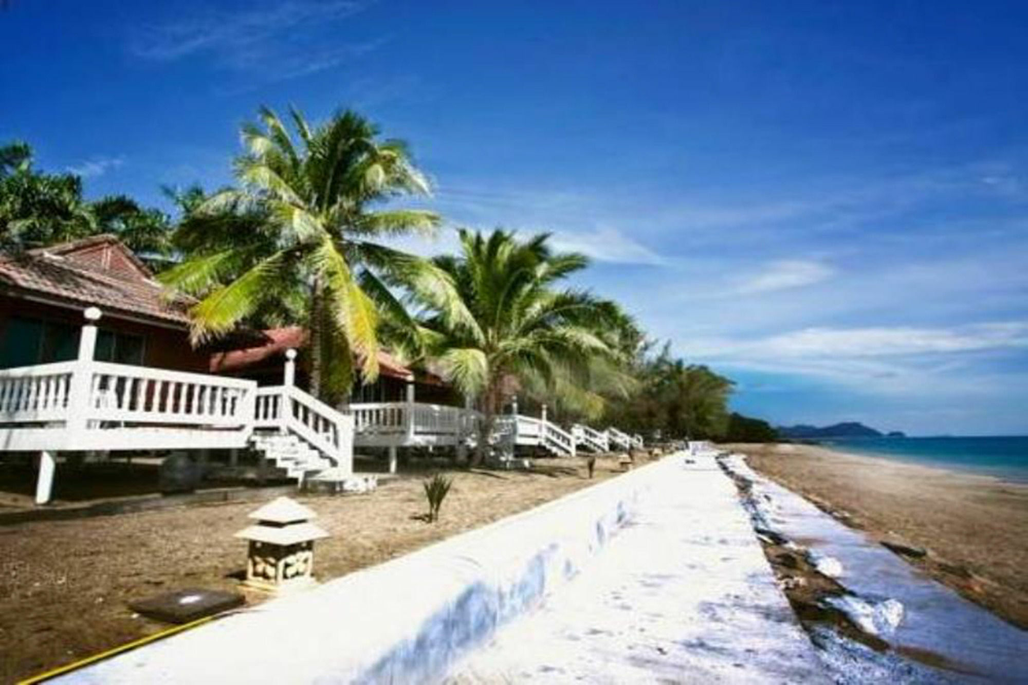 Supar Royal Beach Hotel Khanom Exterior photo